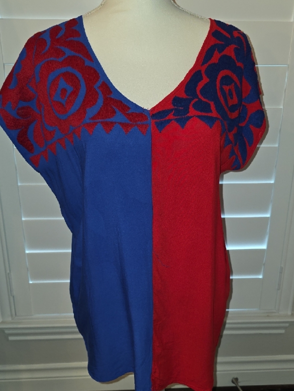 Colorblock Floral V-Neck Tunic Top - Blue & Red - Picture 12 of 16